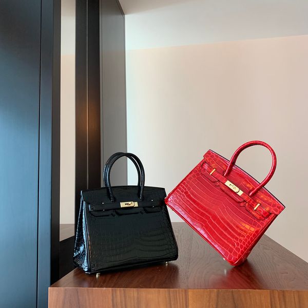 customized socialite temperament crocodile pattern womens cow leather bag versatile handbag lady bag
customized socialite temperament crocodile pattern womens cow leather bag versatile handbag lady bag