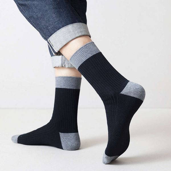 autumn and winter quality double needle color matching hand sewn boneless men's middle cotton socks, Black
autumn and winter quality double needle color matching hand sewn boneless men's middle cotton socks, Black