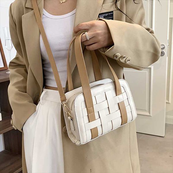 evening bags summer beach square bag high-quality wave pu leather women's designer handbag luxury shoulder messenger
evening bags summer beach square bag high-quality wave pu leather women's designer handbag luxury shoulder messenger