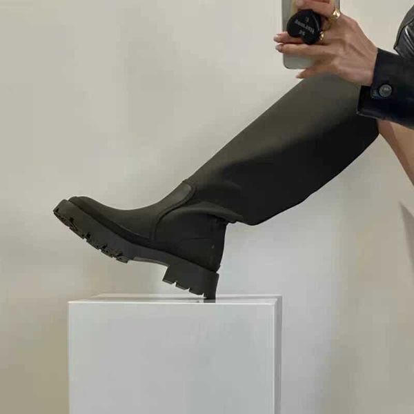 warm winter women high knee boots round toe platform women knee boots slip on casual chunky heel women long rain boots 211015, Black;red
warm winter women high knee boots round toe platform women knee boots slip on casual chunky heel women long rain boots 211015, Black;red