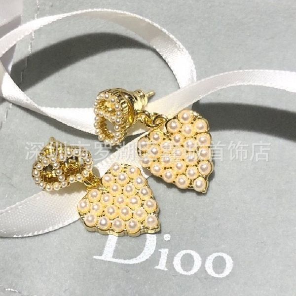 75% off outlet online earrings 20-year-old pearl letter love earrings, Silver
75% off outlet online earrings 20-year-old pearl letter love earrings, Silver