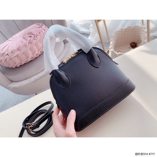luxurys designers bags fashion simple plain letter genuine leather shoulder bags lady b home handbags bb shell bag
luxurys designers bags fashion simple plain letter genuine leather shoulder bags lady b home handbags bb shell bag
