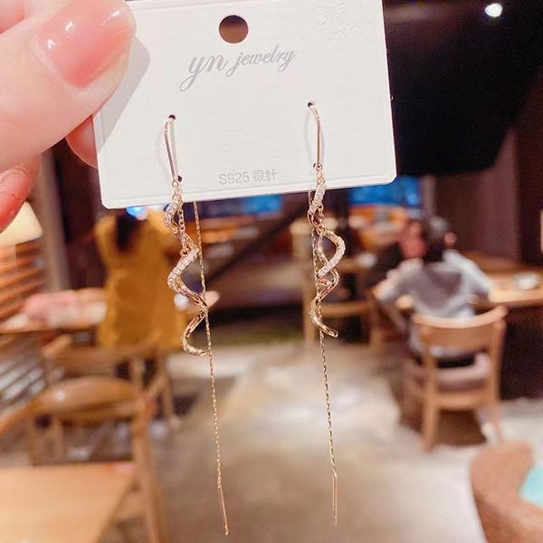 dangle & chandelier ear line long tassel women's spiral pendant earrings 2021 golden irregular shape earline fashion jewelry gift, Silver
dangle & chandelier ear line long tassel women's spiral pendant earrings 2021 golden irregular shape earline fashion jewelry gift, Silver