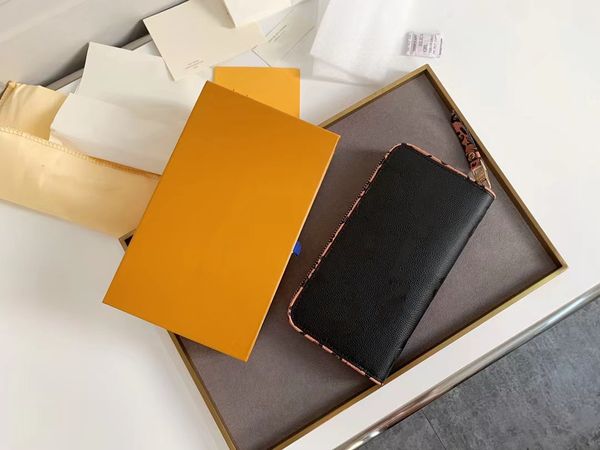 2021 classic high-quality luxury designer bag wallets zippy lockme wallet handbagss chain ladies handbags and purse with box m80680
2021 classic high-quality luxury designer bag wallets zippy lockme wallet handbagss chain ladies handbags and purse with box m80680