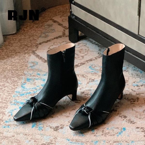 boots rjn elegant ankle pointed toe butterfly-knot decoration cow leather shoes women mid-heel black ro204
boots rjn elegant ankle pointed toe butterfly-knot decoration cow leather shoes women mid-heel black ro204