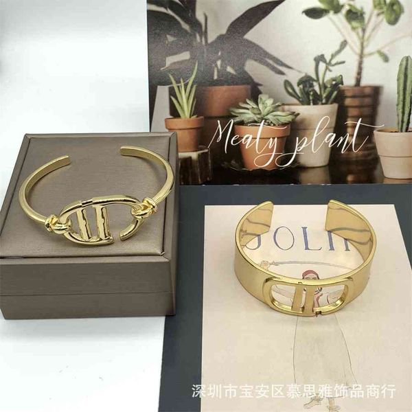2021 luxury designer jewelry bracelet / simple wear fashion temperament hand accessories ins bao, Black
2021 luxury designer jewelry bracelet / simple wear fashion temperament hand accessories ins bao, Black