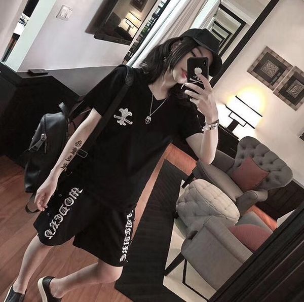 label ch leather ch croxinmei new trendy letter silver button casual shorts popular show, White;black
label ch leather ch croxinmei new trendy letter silver button casual shorts popular show, White;black