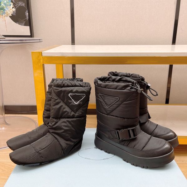 2022 women's down socks, two short boots, triangular logo designer shoes, complete packaging, sizes 35-40, Black
2022 women's down socks, two short boots, triangular logo designer shoes, complete packaging, sizes 35-40, Black