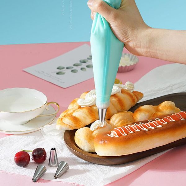baking & pastry tools 8pcs/14pcs silicone icing piping cream bag with stainless steel nozzle diy cake decorating tool kitchen accessories
baking & pastry tools 8pcs/14pcs silicone icing piping cream bag with stainless steel nozzle diy cake decorating tool kitchen accessories