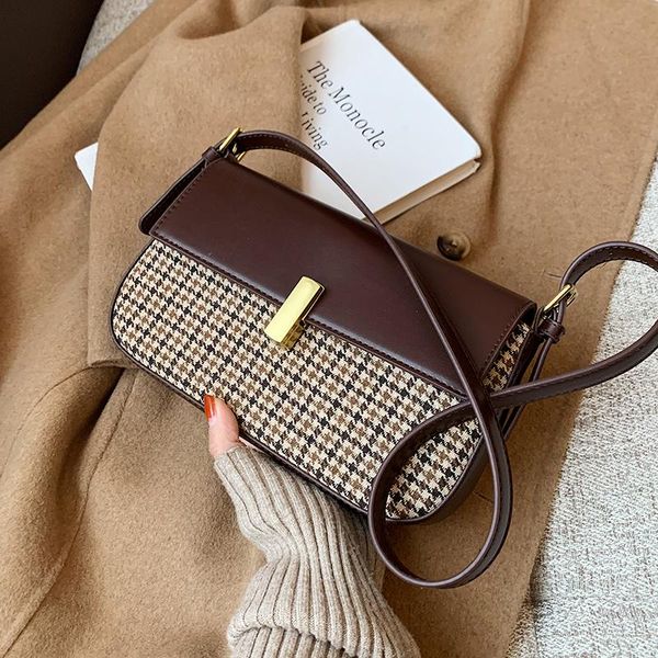 niche design popular handbags 2021 new style korean advanced shoulder bag square bag underarm dual-use width: 24cm
niche design popular handbags 2021 new style korean advanced shoulder bag square bag underarm dual-use width: 24cm