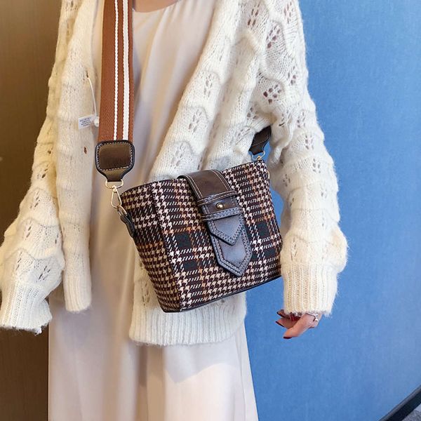 hbp women's 2019 new fashion korean versatile tweed crossbody broadband one shoulder lattice bucket bag
hbp women's 2019 new fashion korean versatile tweed crossbody broadband one shoulder lattice bucket bag