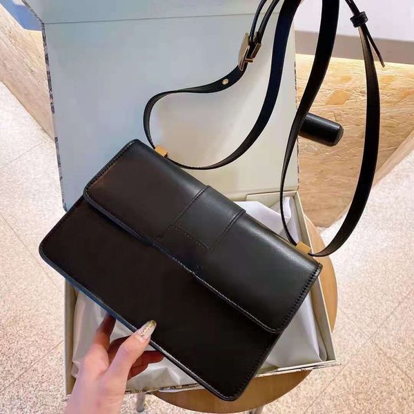 luxury flip bags lady designer leather shoulder messenger bag fashion all-match commuter wallet with box wholesale
luxury flip bags lady designer leather shoulder messenger bag fashion all-match commuter wallet with box wholesale