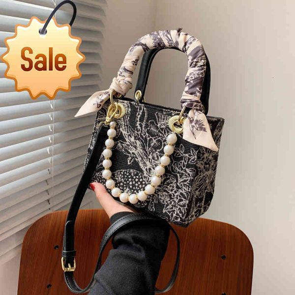 bag female 2021 new bags korean fashion portable mini princess bag pearl chain one shoulder messenger bag
bag female 2021 new bags korean fashion portable mini princess bag pearl chain one shoulder messenger bag