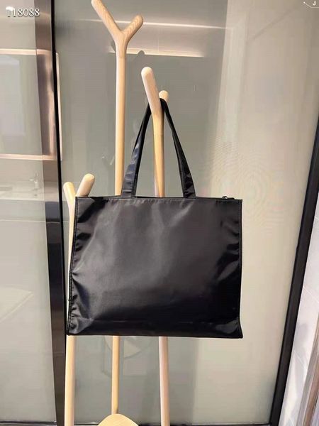 2021 spring and summer style shopping bag fashion style early autumn nylon one-shoulder bags super 100-style leisure lady's handbag siz
2021 spring and summer style shopping bag fashion style early autumn nylon one-shoulder bags super 100-style leisure lady's handbag siz