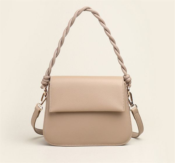 vintage woven multi-color single shoulder small square bag leisure and versatile fashion messenger women's handbags armpit saddle bags
vintage woven multi-color single shoulder small square bag leisure and versatile fashion messenger women's handbags armpit saddle bags