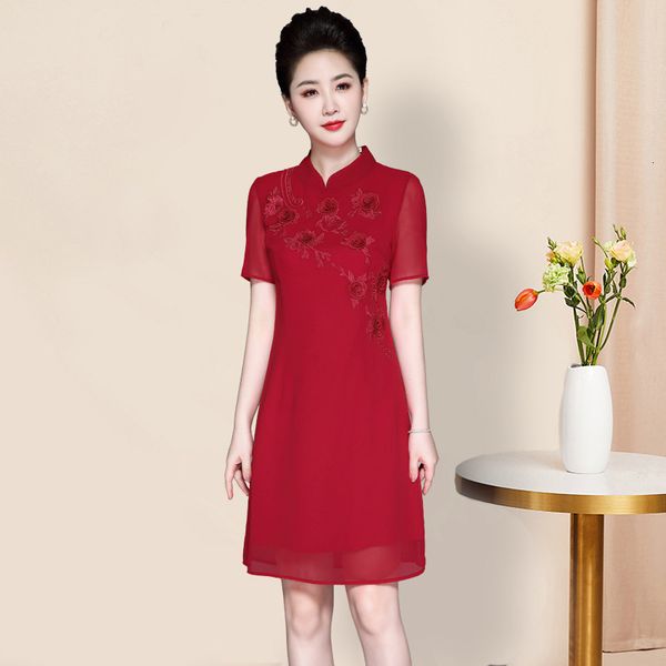 luxury cheongsam wedding summer autumn drs broad wife foreign style embroidered improved cheongsam, Blue;red
luxury cheongsam wedding summer autumn drs broad wife foreign style embroidered improved cheongsam, Blue;red