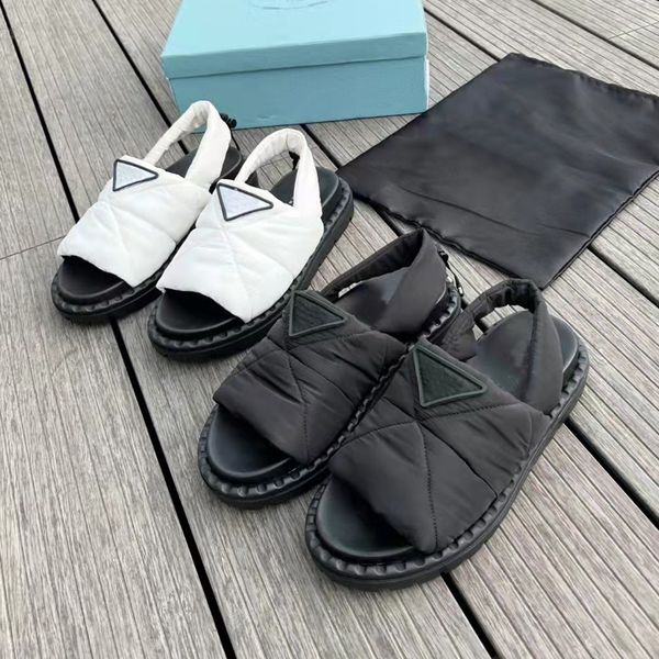 2022 designer ladies sandal shoes casual fashion joker large size slippersoutgoing simple style leisure series size35-41, Black
2022 designer ladies sandal shoes casual fashion joker large size slippersoutgoing simple style leisure series size35-41, Black