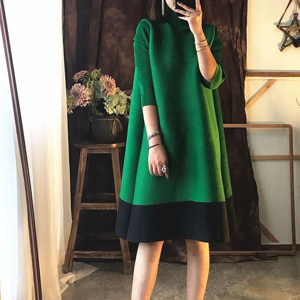 2021 new autumn winter pleated temperament turtleneck a-line fashion age vintage long women indie aesthetic clothes tyku, Black;gray 
2021 new autumn winter pleated temperament turtleneck a-line fashion age vintage long women indie aesthetic clothes tyku, Black;gray
