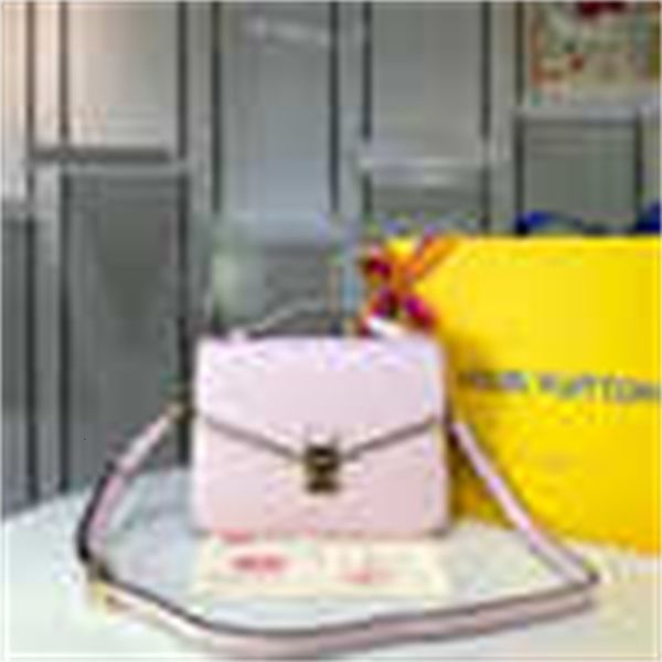 cross brand designer luxury bags m40780 embossed full leather totes messenger bag 2020 spring body handbags iconic handles shoulder bag 
cross brand designer luxury bags m40780 embossed full leather totes messenger bag 2020 spring body handbags iconic handles shoulder bag