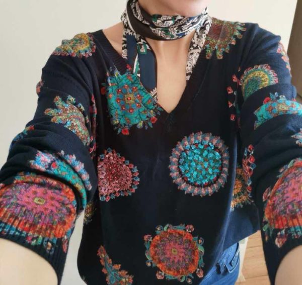 women's sweaters spanish printed sequin v-neck pullover loose long sleeve knitted sweater, White;black
women's sweaters spanish printed sequin v-neck pullover loose long sleeve knitted sweater, White;black
