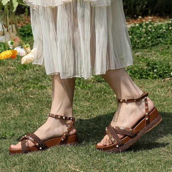 sandals women rivet summer plantform shoes esparilles genuine leather outdoor, Black
sandals women rivet summer plantform shoes esparilles genuine leather outdoor, Black