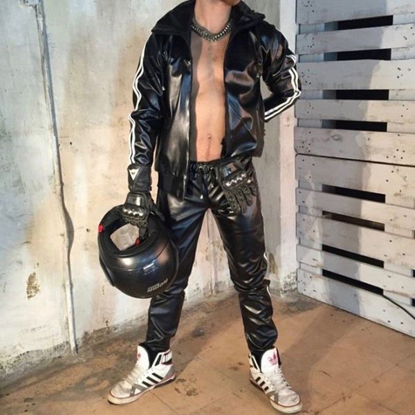 trendy pu leather hooded jacket + straight pants sports suit in the same color, Gray
trendy pu leather hooded jacket + straight pants sports suit in the same color, Gray