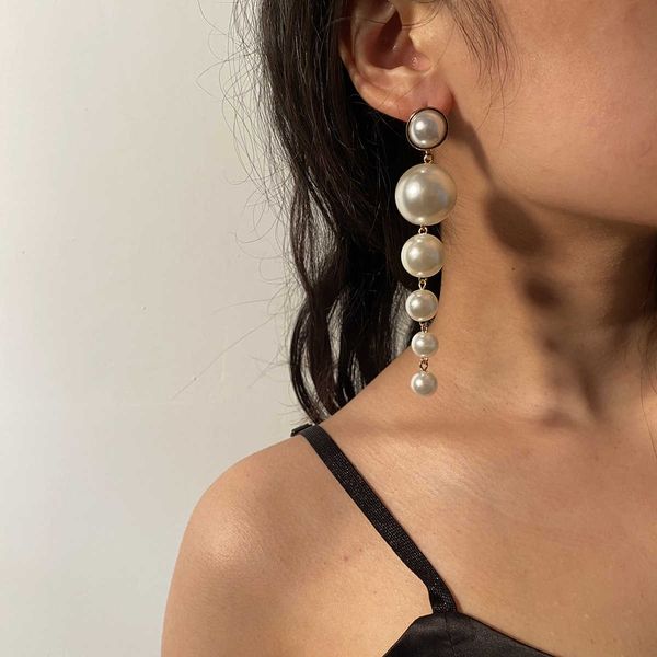 creative jewelry fashion simple trendy female personality exaggeration size asymmetry pearl earrings, Silver
creative jewelry fashion simple trendy female personality exaggeration size asymmetry pearl earrings, Silver