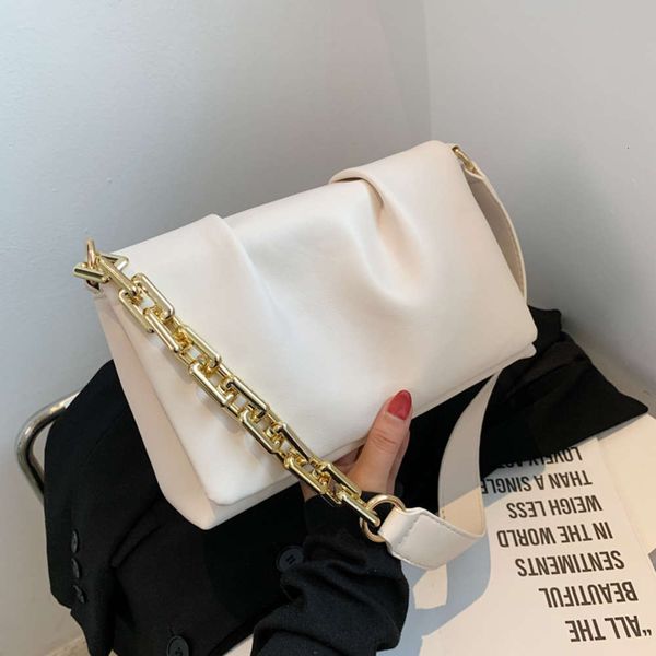 simple 2021 underarm cloud one shoulder solid texture women's bag
simple 2021 underarm cloud one shoulder solid texture women's bag