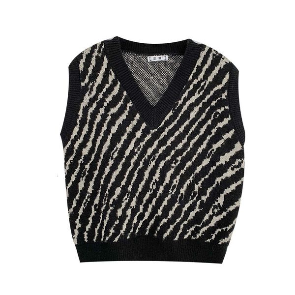 2021 new women causal vest sweater fashion spring autumn v neck loose streetwear sleeveless pullover korean woman knit sweaters l4xs, Black;white
2021 new women causal vest sweater fashion spring autumn v neck loose streetwear sleeveless pullover korean woman knit sweaters l4xs, Black;white