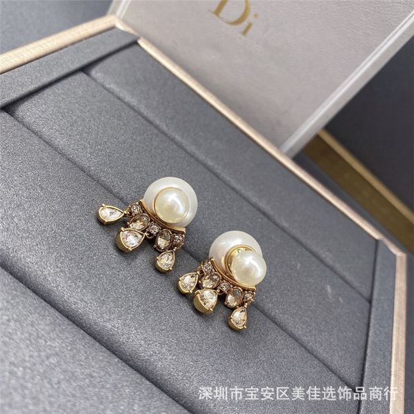 d home / dijia classic size pearl earrings women's high version s925 sier nail small fragrance jewelry, Golden
d home / dijia classic size pearl earrings women's high version s925 sier nail small fragrance jewelry, Golden
