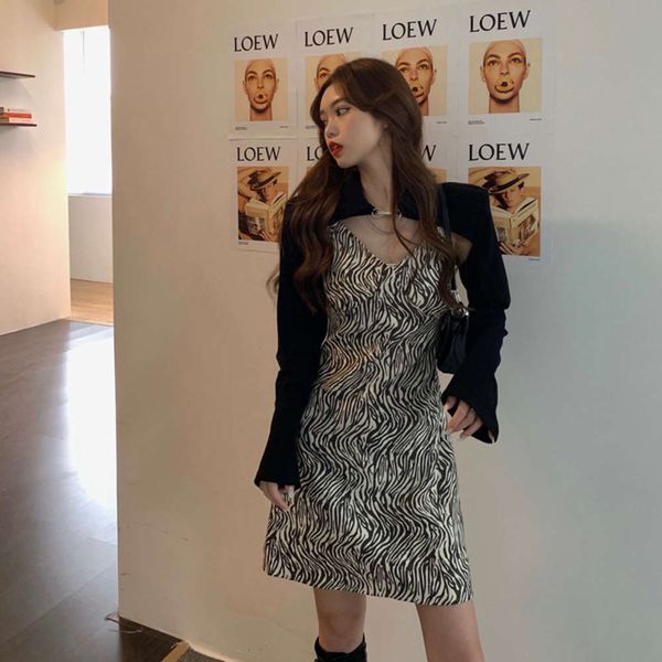 contrast zebra stripe suspender dress for women spring summer 2021 new slim a-line skirt + blouse, Black;gray
contrast zebra stripe suspender dress for women spring summer 2021 new slim a-line skirt + blouse, Black;gray