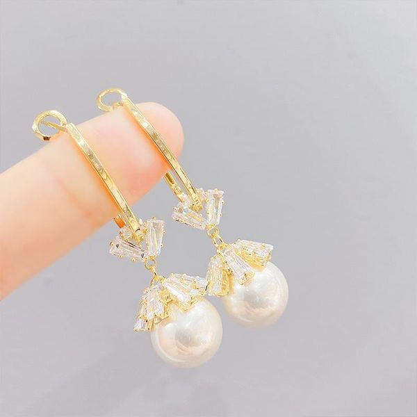 trendy simple shiny geometric zircon big pearl drop earrings for women temperament wedding fashion jewelry gifts high quality, Silver
trendy simple shiny geometric zircon big pearl drop earrings for women temperament wedding fashion jewelry gifts high quality, Silver