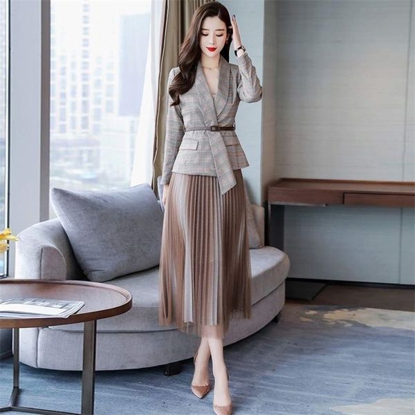 autumn casual women's skirt suits temperament slim plaid jacket blazer female half-length pleated two-piece suit 210527, White
autumn casual women's skirt suits temperament slim plaid jacket blazer female half-length pleated two-piece suit 210527, White