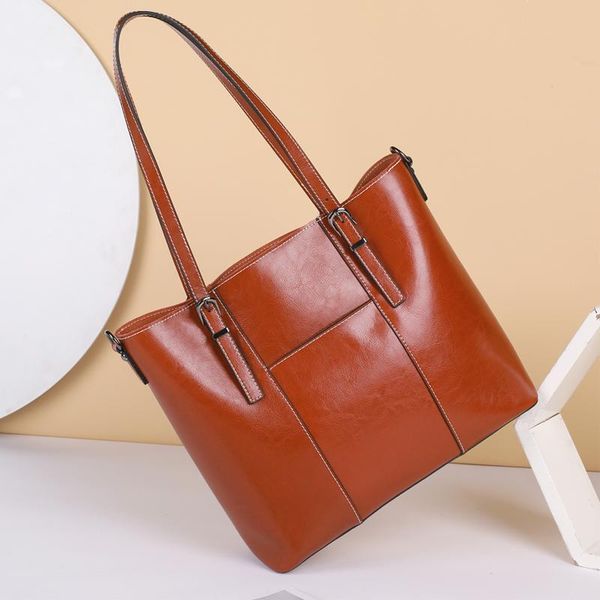 2021 european and american high-end leather simple fashion women's single shoulder/cross bag luxury elegant cowhide handbag
2021 european and american high-end leather simple fashion women's single shoulder/cross bag luxury elegant cowhide handbag