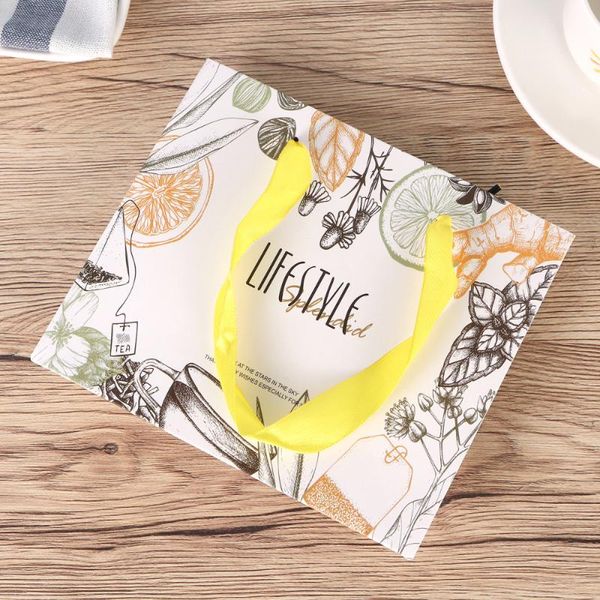 12pcs portable gift bags fruit printed paper handbag candy bags party favors - size
12pcs portable gift bags fruit printed paper handbag candy bags party favors - size