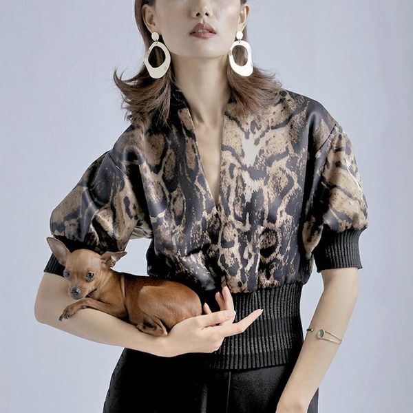 designer leopard partten rib knit patchwork viscose satin plunge deep v-neck cheetah animal print dropped elbow sleeve shirt, White
designer leopard partten rib knit patchwork viscose satin plunge deep v-neck cheetah animal print dropped elbow sleeve shirt, White