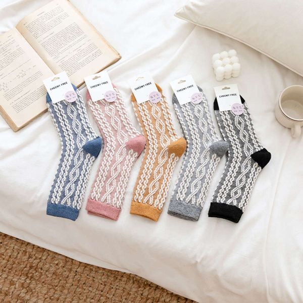 autumn winter wool vertical stripe stripe middle thickened cashmere pile, Black;white
autumn winter wool vertical stripe stripe middle thickened cashmere pile, Black;white