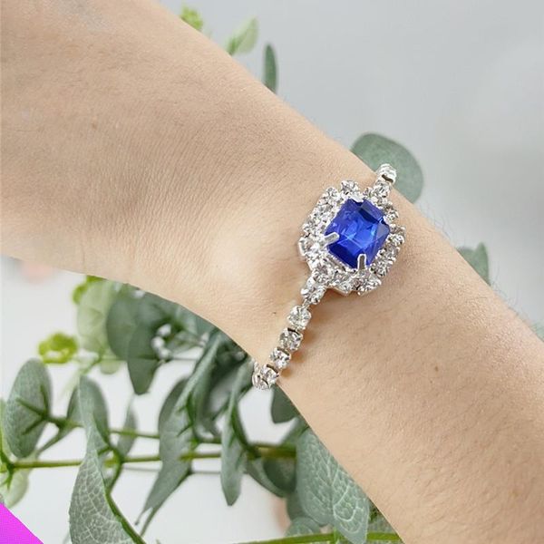 bangle wholesale 10 inlaid square rhinestone bracelet shiny crystal girl lady fashion jewelry 2021 5 colors, Black
bangle wholesale 10 inlaid square rhinestone bracelet shiny crystal girl lady fashion jewelry 2021 5 colors, Black
