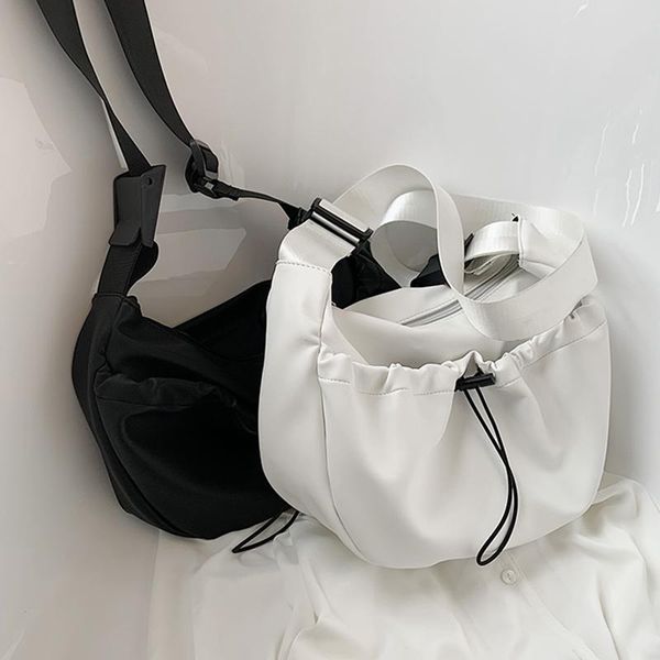 black retro large-capacity bag handbags women's bag 2021 new style fashion all-match simple shoulder tote
black retro large-capacity bag handbags women's bag 2021 new style fashion all-match simple shoulder tote