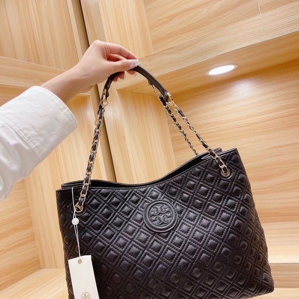 new tb chain single shoulder cowhide hand white collar leisure women's bag
new tb chain single shoulder cowhide hand white collar leisure women's bag