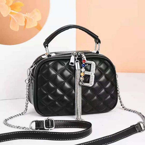 yiding luggage women's 525 series new korean fashion messenger single shoulder simple portable bag
yiding luggage women's 525 series new korean fashion messenger single shoulder simple portable bag