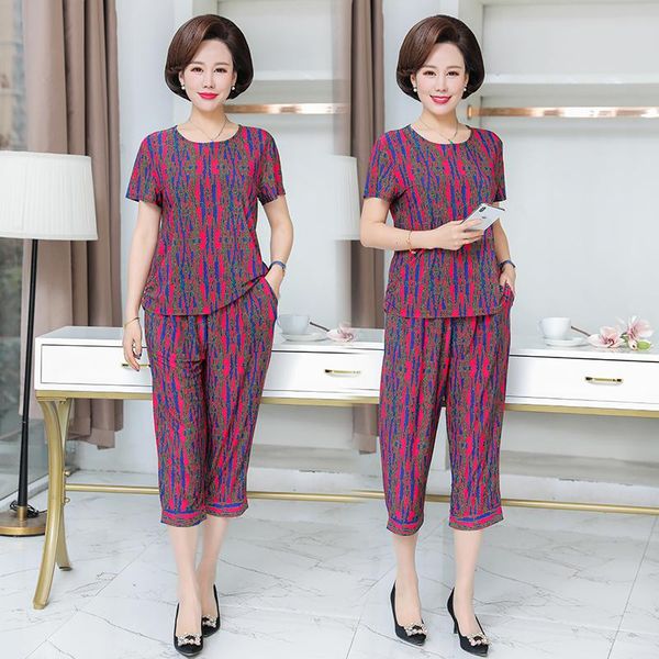 2 pcs sets middle-aged and elderly women's suits vintage fashion print t-shirt & casual pants mother summer clothing 5xl, Gray
2 pcs sets middle-aged and elderly women's suits vintage fashion print t-shirt & casual pants mother summer clothing 5xl, Gray