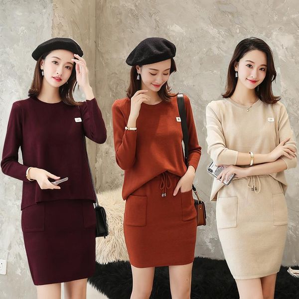 women's sweaters style spring 2021 slim knitted dress leisure two-piece long sleeve button suit skirt, White;black
women's sweaters style spring 2021 slim knitted dress leisure two-piece long sleeve button suit skirt, White;black