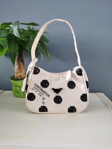 2021 new female p family cow pattern mini underarm portable one shoulder stick middle ancient bag
2021 new female p family cow pattern mini underarm portable one shoulder stick middle ancient bag