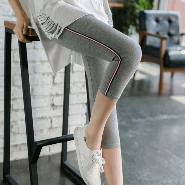 side striped leggings wear summer thin cotton small foot shorts, high waist slim, large 7-point pants women, Black
side striped leggings wear summer thin cotton small foot shorts, high waist slim, large 7-point pants women, Black