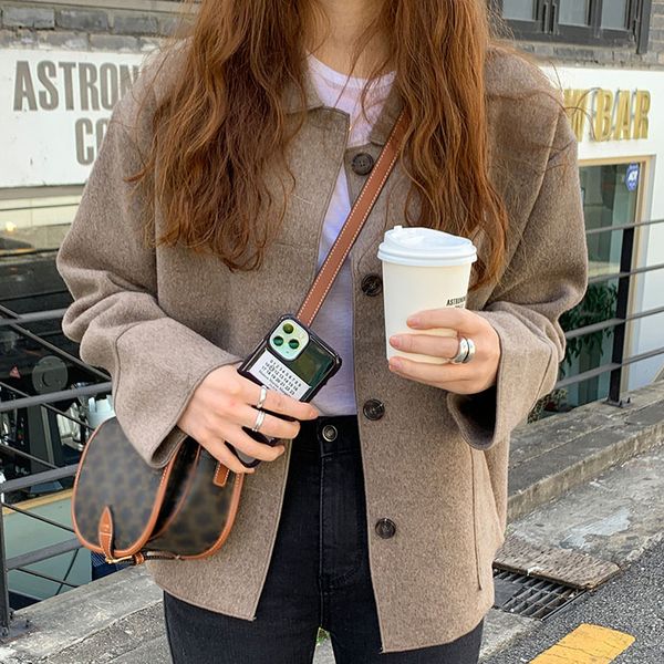 2021 spring female turn-down collar long-sleeved single breasted minimalist solid color short woolen coat 8d613, Black;brown
2021 spring female turn-down collar long-sleeved single breasted minimalist solid color short woolen coat 8d613, Black;brown