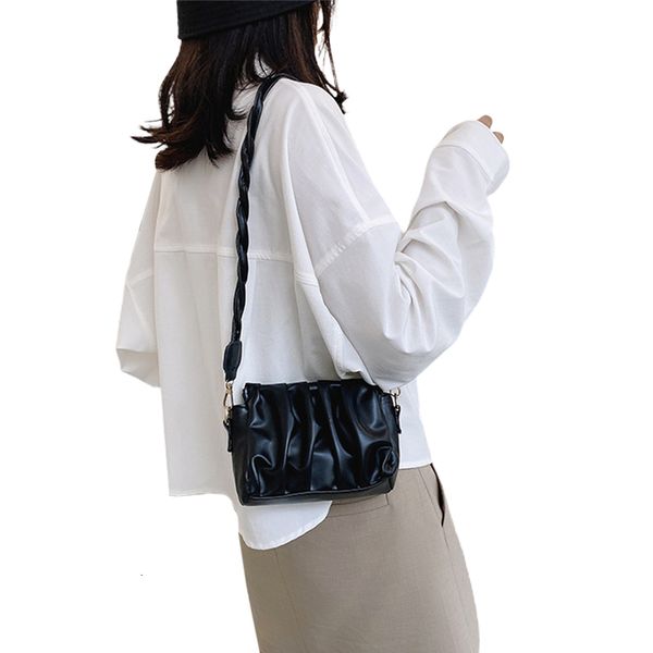 women fashion shoulder bag lightweight closed handbag party clutch for work club banquet, Red;black
women fashion shoulder bag lightweight closed handbag party clutch for work club banquet, Red;black
