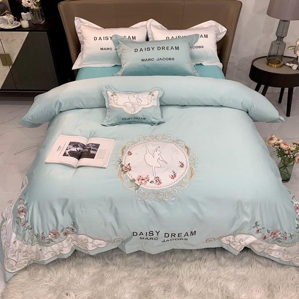 4pcs duvet cover set (1duvet cover +1bed sheet+2 pillow shams)satin silk cotton luxury embroidery dance girls chic bedding set
4pcs duvet cover set (1duvet cover +1bed sheet+2 pillow shams)satin silk cotton luxury embroidery dance girls chic bedding set