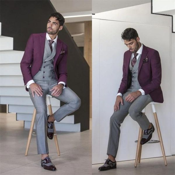 men's suits & blazers costume homme men wedding tuxedos terno masculino slim fit groom blazer 3 pieces purple jacket grey pants and ves, White;black
men's suits & blazers costume homme men wedding tuxedos terno masculino slim fit groom blazer 3 pieces purple jacket grey pants and ves, White;black