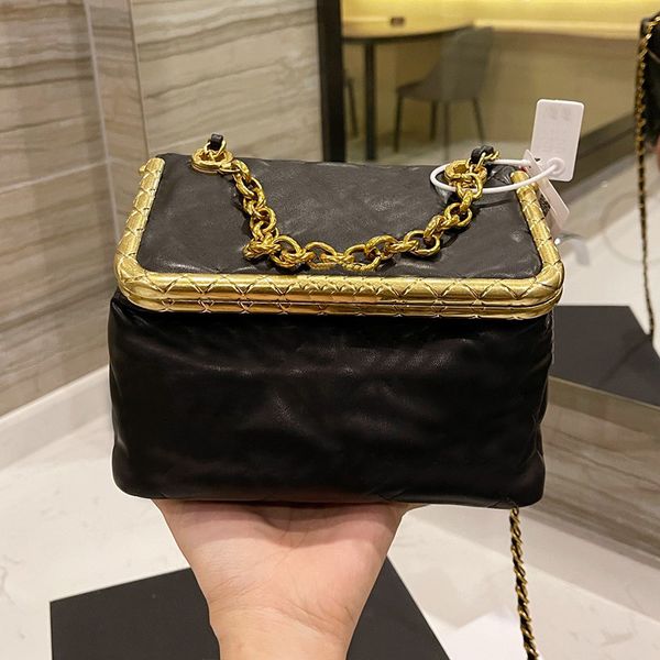 designer women kiss lock shoulder bag paris brand vintage mini diamond lattice lipstick flag handbags genuine leather crossbody handbag luxu
designer women kiss lock shoulder bag paris brand vintage mini diamond lattice lipstick flag handbags genuine leather crossbody handbag luxu